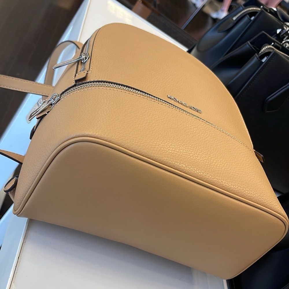 MICHAEL KORS Rhea Medium Pebbled Leather Zip Backpack
PEANUT
NWT MK - Picture 15 of 16